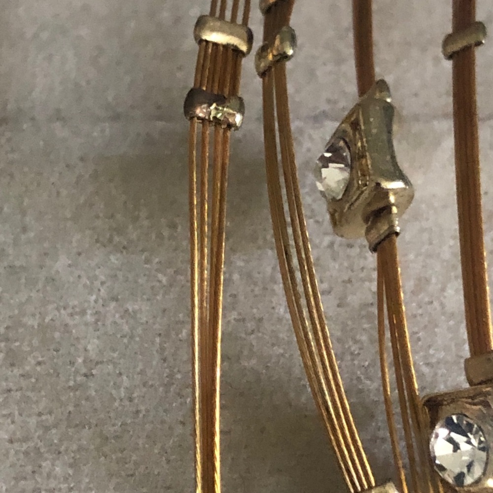 Set of 8 gold and rhinestone bangle stacking bracelets - Picture 7 of 9